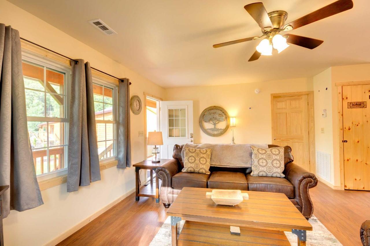 Cozy Cabin On Tuckasegee River - Near Bryson City Exterior foto